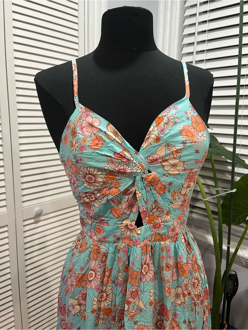 Cupshe Aqua Floral Twist-Front Maxi Dress with Coral Accents - Picture 2 of 7